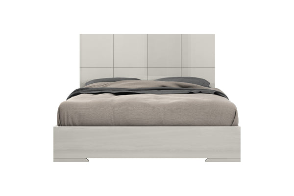 HomeRoots 40" Beige Wood Four Drawer Gentlemen's Chest - Stylish Storage, Space-Saving Design for Modern Bedrooms 714478