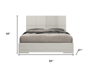 HomeRoots 40" Beige Wood Four Drawer Gentlemen's Chest - Stylish Storage, Space-Saving Design for Modern Bedrooms 714478