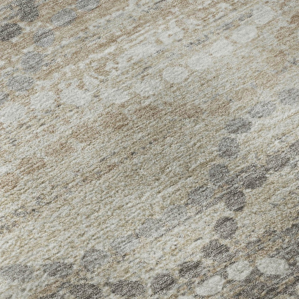 HomeRoots 8' Beige and Ivory Abstract Geometric Round Rug - Washable, UV-Protected, and Pet-Friendly Design 715264