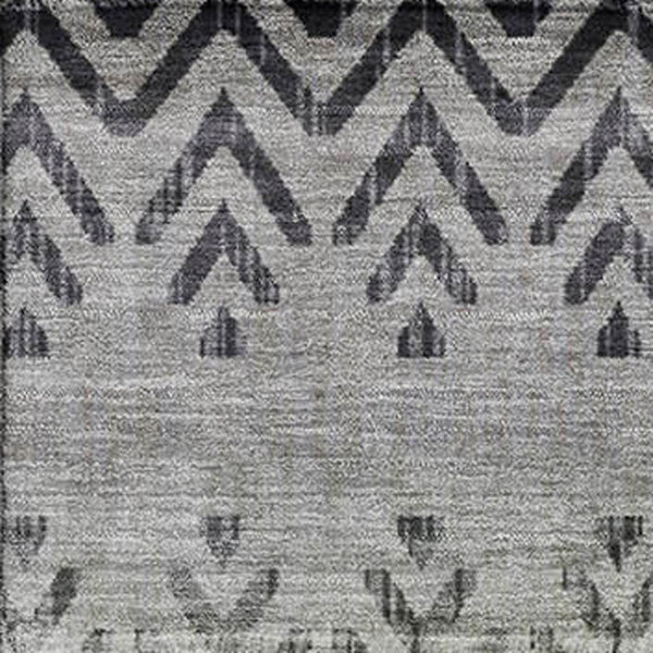 HomeRoots 5' X 8' Gray Geometric Washable Area Rug with UV Protection – Stylish, Durable, and Easy Care Solution! 715653