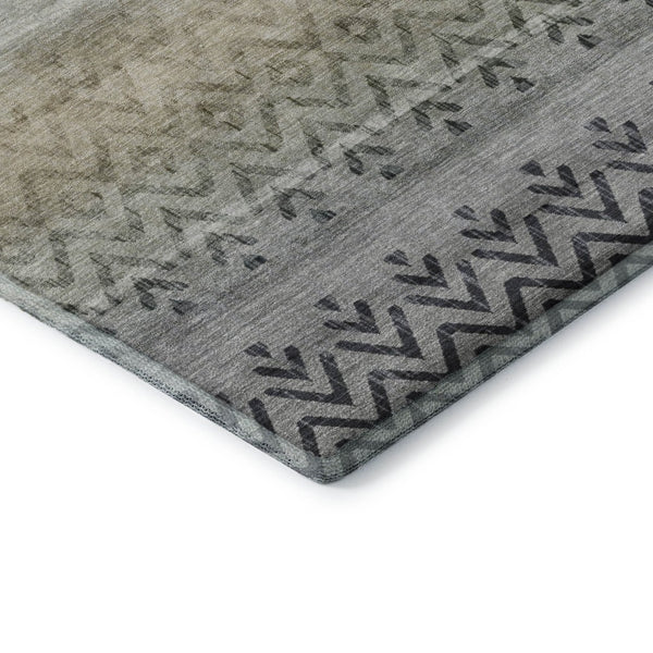 HomeRoots 5' X 8' Gray Geometric Washable Area Rug with UV Protection – Stylish, Durable, and Easy Care Solution! 715653