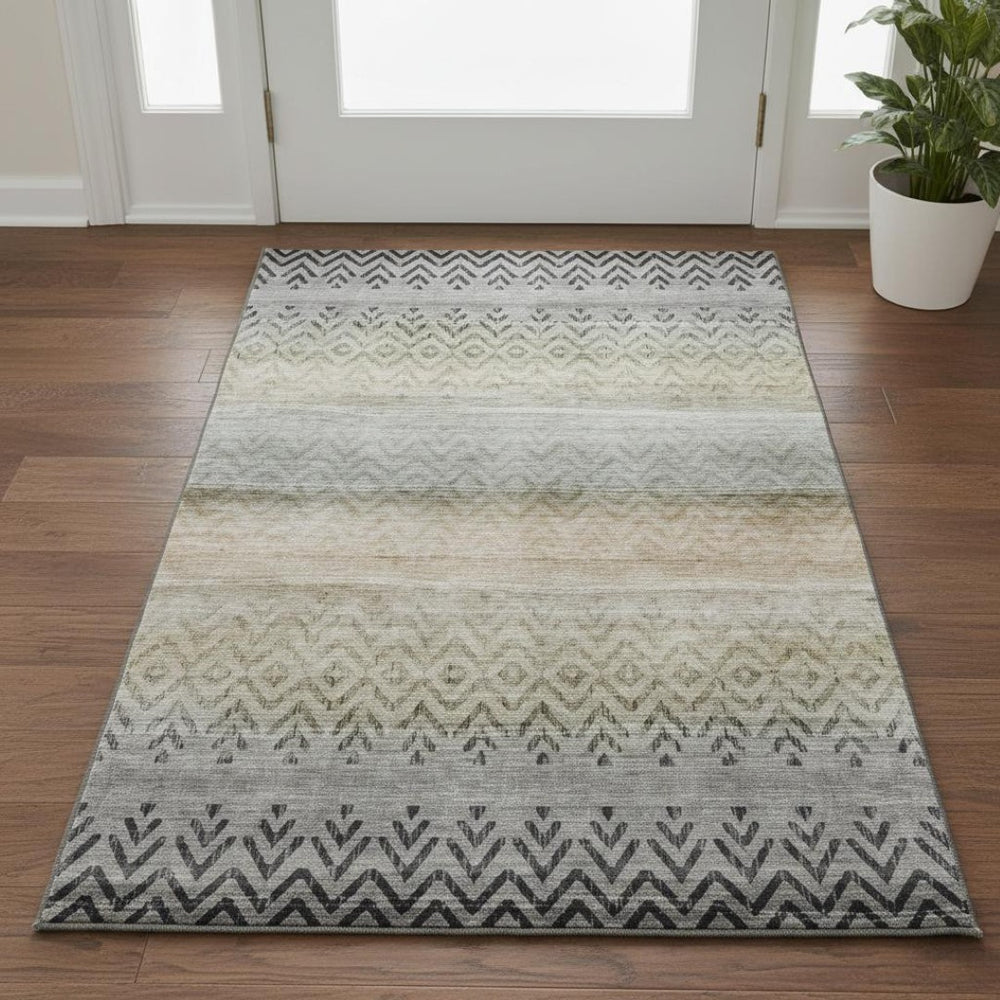 HomeRoots 5' X 8' Gray Geometric Washable Area Rug with UV Protection – Stylish, Durable, and Easy Care Solution! 715653