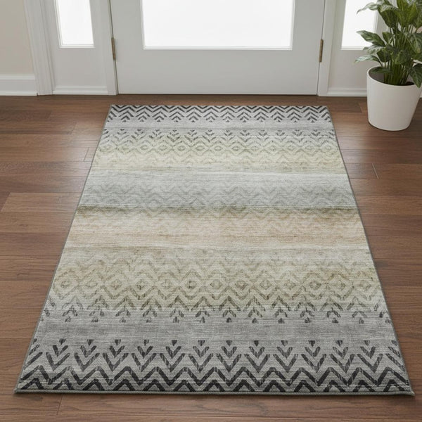 HomeRoots 5' X 8' Gray Geometric Washable Area Rug with UV Protection – Stylish, Durable, and Easy Care Solution! 715653