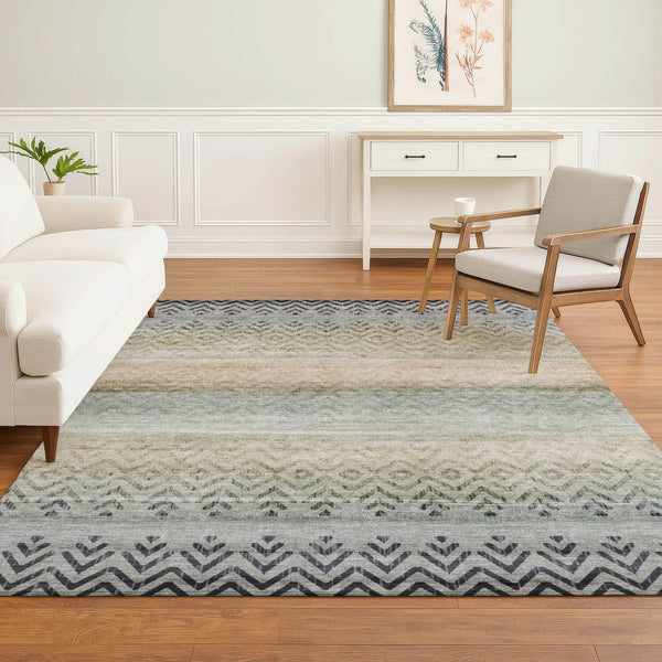 HomeRoots 8' Gray and Charcoal Geometric Washable Round Rug with UV Protection - Durable, Stylish, Easy-Care Design 715654