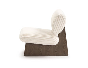 HomeRoots 32" Beige Chenille Lounge Chair with Gold Accents - Modern Comfort & Style for Any Room Decor 716387