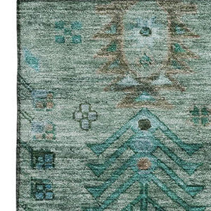 HomeRoots 8' Green and Teal Southwestern Round Rug – Machine Washable, UV Protected, Non-Slip Backing for Durability 716458