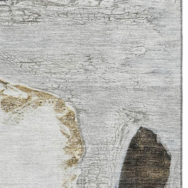 HomeRoots 5' X 8' Silver And Gray Floral Area Rug – Stylish, Washable, UV-Protected for High-Traffic Spaces 716661