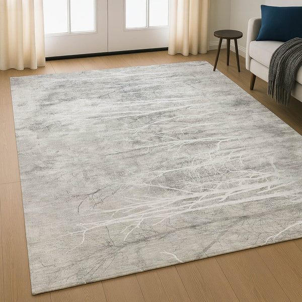 HomeRoots 8' Silver And Ivory Floral Round Rug – Washable, UV Protected, Stain-Resistant for High Traffic Areas 717287