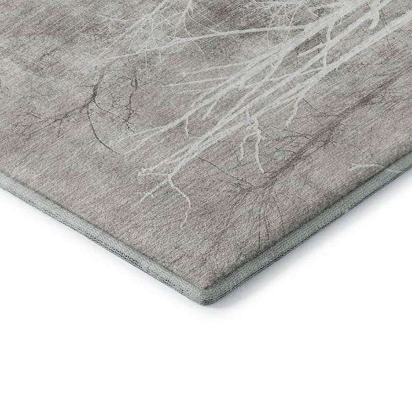 HomeRoots 8' Silver And Ivory Floral Round Rug – Washable, UV Protected, Stain-Resistant for High Traffic Areas 717287
