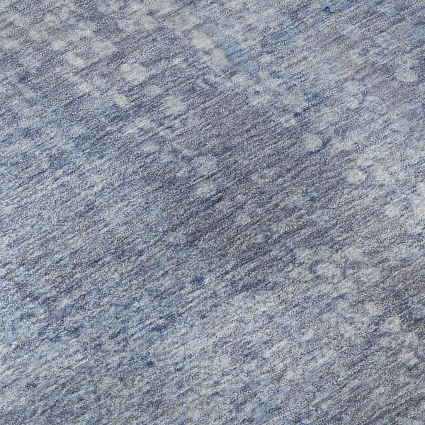 HomeRoots 8' Blue And Ivory Abstract Round Rug - Washable, UV-Protected, Stain-Resistant for Modern Spaces 717323
