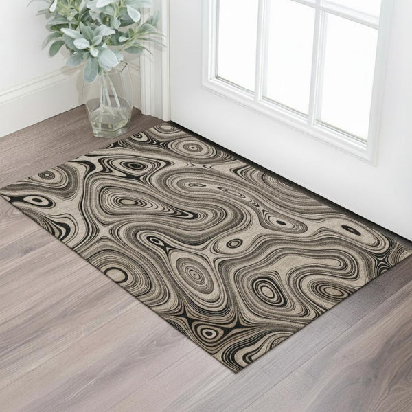 HomeRoots 5' X 8' Beige and Charcoal Geometric Area Rug - Washable, UV Resistant, Durable for High-Traffic Spaces 717701