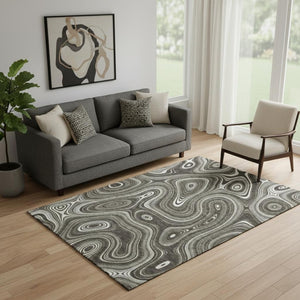 HomeRoots 8' Gray and Silver Geometric Washable Round Rug - Durable, Stylish, UV-Resistant for High-Traffic Areas 717720