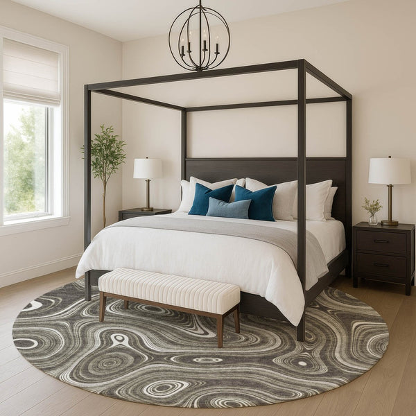 HomeRoots 8' X 10' Stylish Gray & Silver Geometric Area Rug - Washable, UV Protected, Ideal for High-Traffic Areas 717721