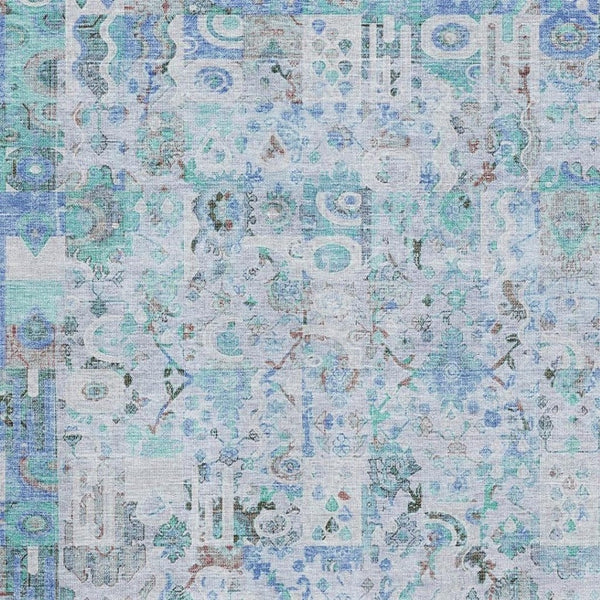 HomeRoots 5' Blue and Ivory Patchwork Area Rug - Washable, UV-Protected, Non-Slip, Perfect for Busy Spaces! 717757