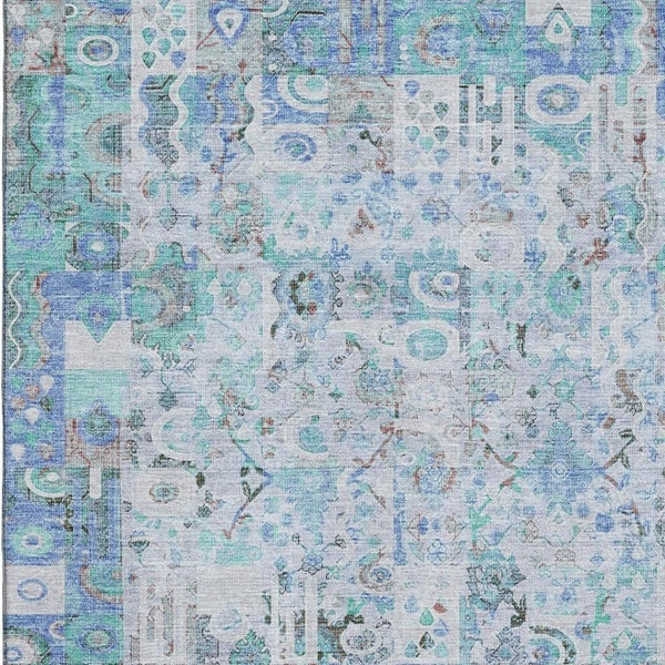 HomeRoots 8' Blue and Ivory Patchwork Washable Round Rug - UV Protected, Stain Resistant, Durable Design for Homes 717758