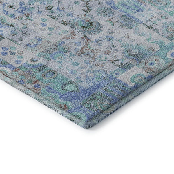 HomeRoots 8' Blue and Ivory Patchwork Washable Round Rug - UV Protected, Stain Resistant, Durable Design for Homes 717758
