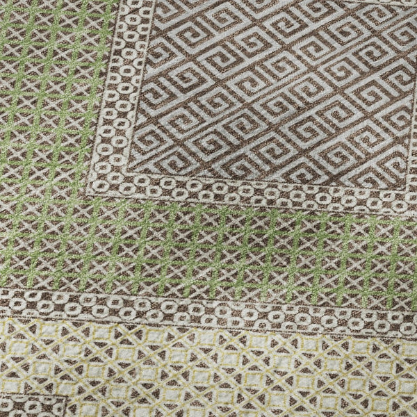 HomeRoots 8' Brown and Copper Geometric Washable Round Rug - UV Protection, Stain Resistant, Modern Style 718283