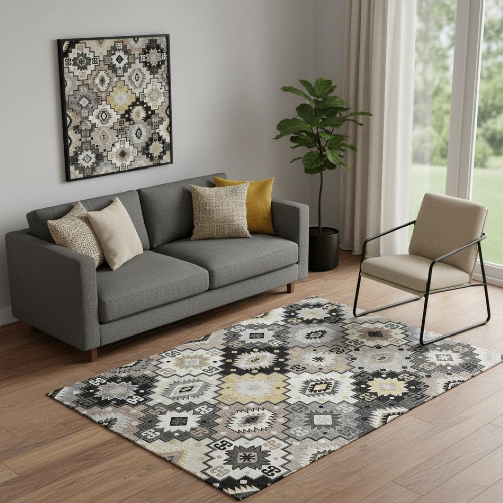 HomeRoots 8' Black and Gray Geometric Round Rug - Washable, UV-Protected, Ideal for High-Traffic Spaces! 718638