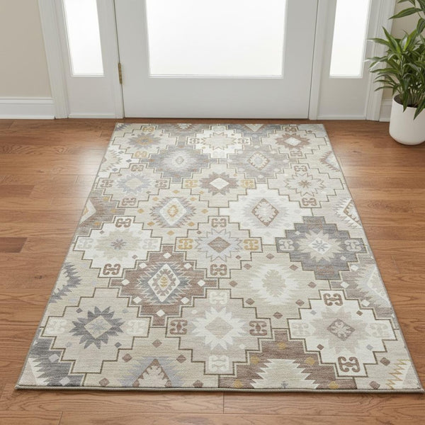 HomeRoots 5' X 8' Ivory and Gray Geometric Washable Area Rug - Stain-Resistant, UV Protected, Family-Friendly! 718655
