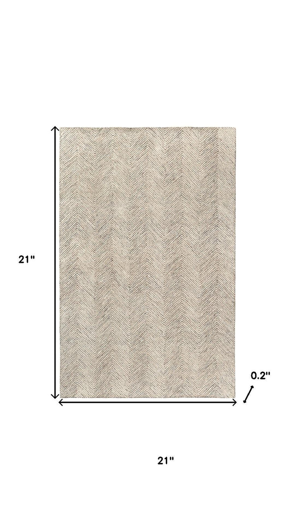 HomeRoots 5' Light Gray & Beige Floral Hand-Tufted Wool Area Rug - Elegant, Durable, Perfect for Any Room! 719023