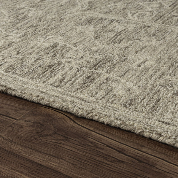 HomeRoots 5' Hand-Tufted Brown and Tan Wool Floral Round Rug - Durable, Unique Design for Any Space 719030