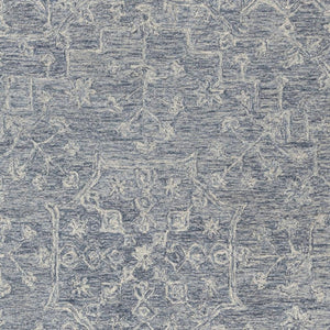 HomeRoots 5' Hand-Tufted Wool Floral Round Rug in Soft Blue and Ivory - Timeless Charm for Any Space 719035