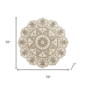 HomeRoots 5' Hand-Tufted Wool Medallion Round Rug in Soft Ivory and Beige – Artisan Crafted Comfort & Style 719091