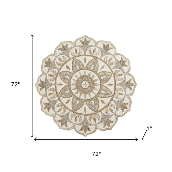 HomeRoots 5' Hand-Tufted Wool Medallion Round Rug in Soft Ivory and Beige – Artisan Crafted Comfort & Style 719091
