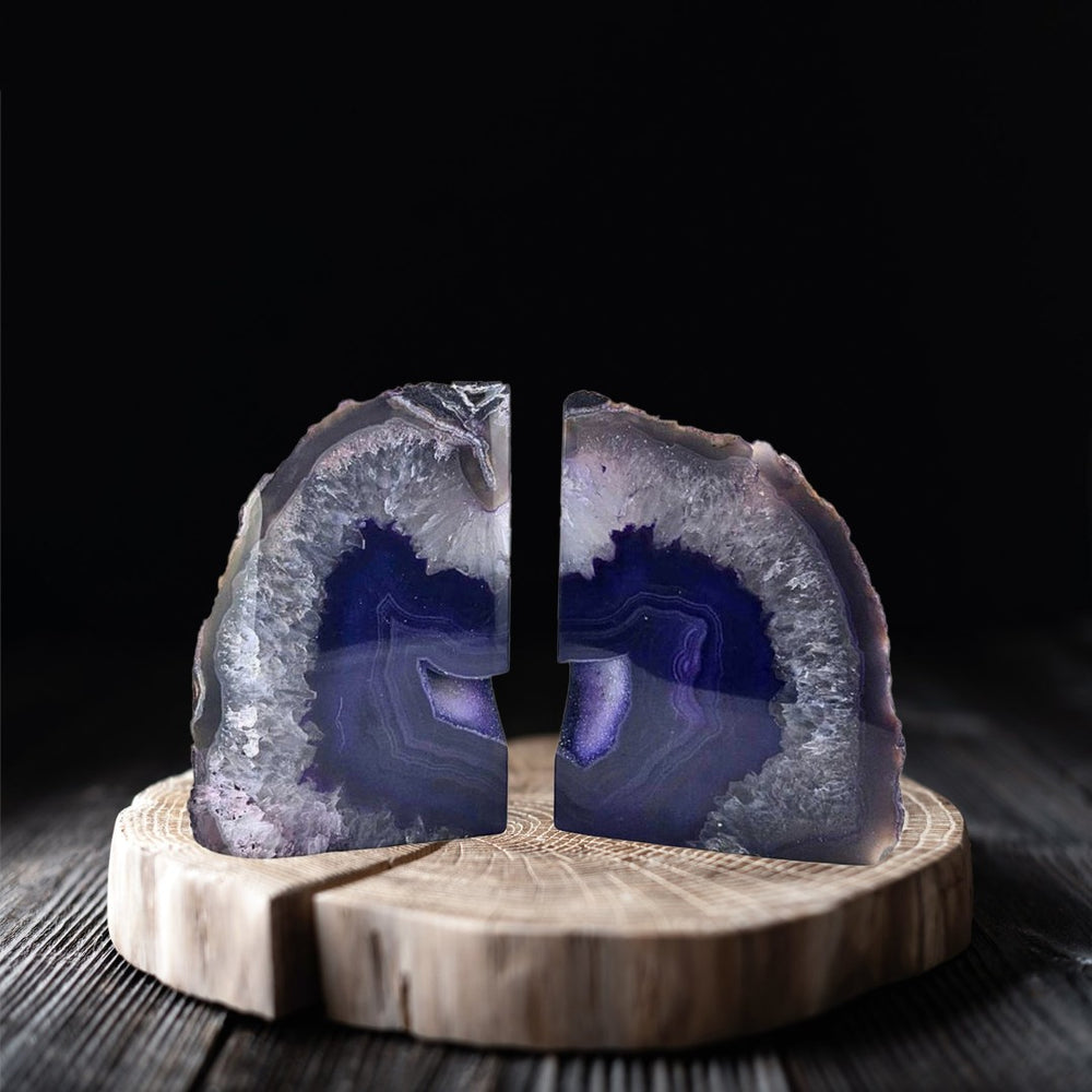 HomeRoots 7" Gray Glass Crystal Sculpture - Hand-Finished Elegance for Modern Decor & Perfect Gift Idea! 719315