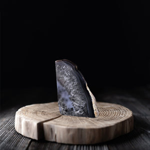 HomeRoots 8" Gray Glass Crystal Sculpture - Hand-Finished Elegant Décor for Stylish Home Accents and Gifts 719324