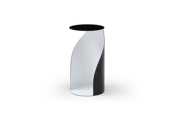 HomeRoots 21 Inch Steel Round Pedestal End Table for Glam Living Room or Bedroom Accent Decor Black / White 719932