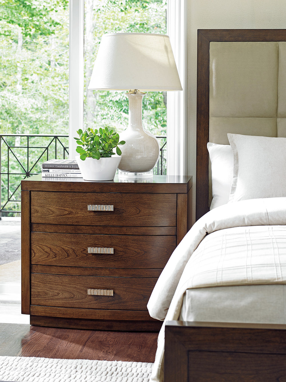 Lexington Verdes Nightstand: Contemporary Mocha Finish With Elegant Convex Design And Silver-leaf Accents Carrillo  721-621