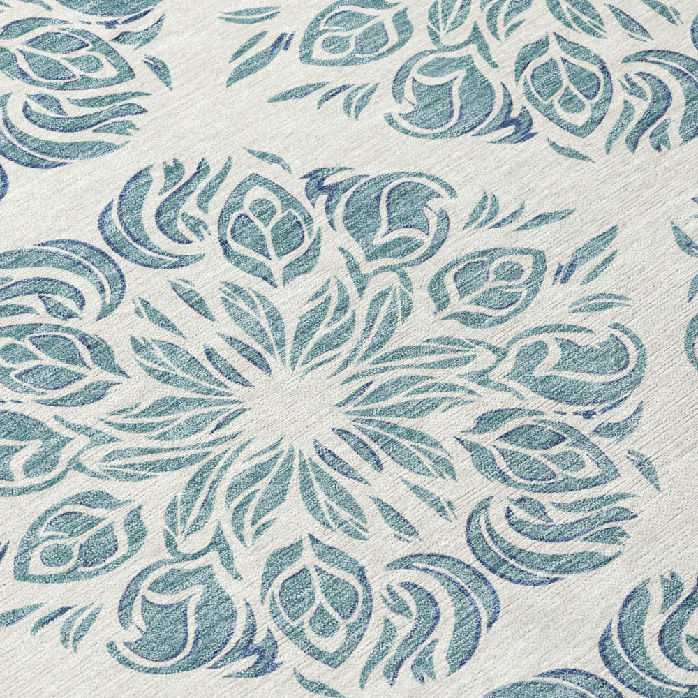 HomeRoots Damask Washable Polyester Area Rug for Indoor Outdoor Patios Entryways and Living Rooms 9' x 12' 725604