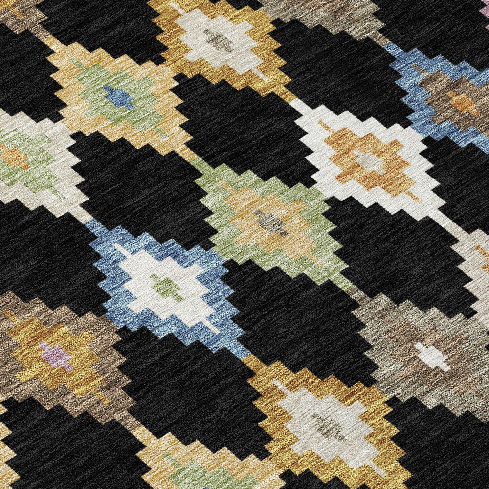 HomeRoots 8 Foot Round Aztec Geometric Washable Polyester Indoor Outdoor Rug for Patio 728386