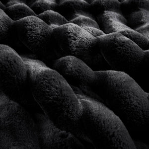 English Elm Ultrasoft Ribbed Faux Fur Comforter Set Full/Queen – Plush Velvet Reverse, Hypoallergenic Fill, Cozy Luxury Black 19.7 L x 13.79 W x 13.79 H B035P294134