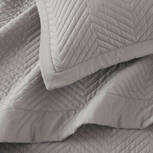 English Elm King Cotton Sateen Quilt Set Smooth Breathable Bedroom Layering Coverlet 3 Piece Light Gray B035P496601