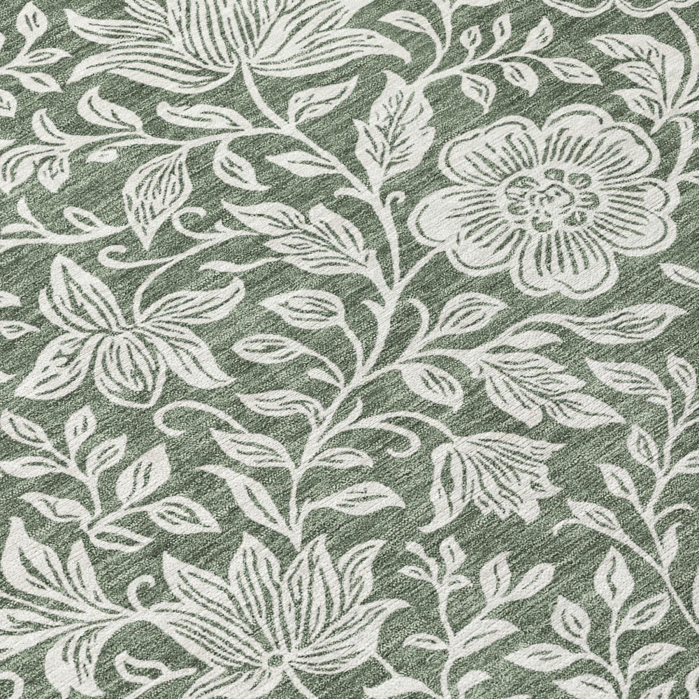 HomeRoots 8 Ft Round Floral Polyester Rug Washable Indoor Outdoor Patio Transitional Style 731554