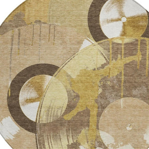 HomeRoots 8 Ft Round Geometric Polyester Area Rug in Gold Washable for Indoor Outdoor Use 733317