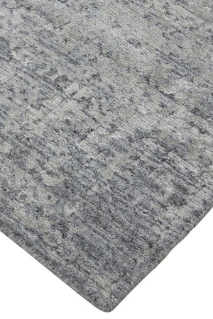 HomeRoots 5x8 Hand Woven Abstract Area Rug in Silver Gray Persian Style Artisan Flatweave 744113