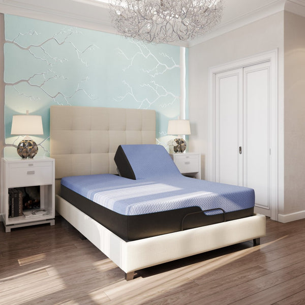 English Elm Refresh Hybrid Queen Mattress Adjustable Base Bundle with Split Head Zero Gravity B210S00005