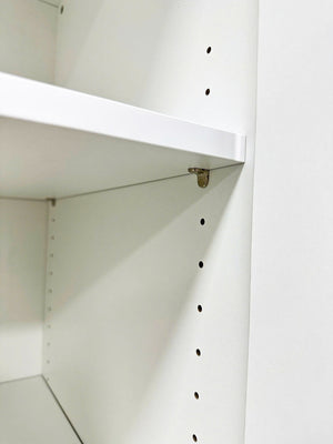 English Elm Robin Gentleman's Chest White — Space-Saving 3-Drawer Wood Dresser, Water/Heat & Scratch Resistant, Eco-Friendly Materials B040S00108