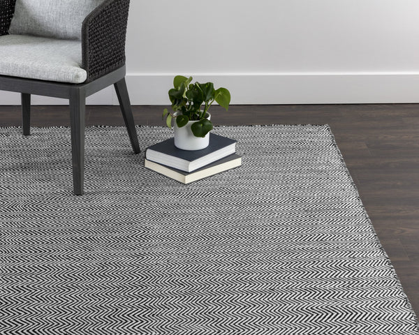 Sunpan Cusco Hand-Woven Rug - Stylish Zigzag Design, Sustainable PET Yarn, Perfect for Indoor & Outdoor Spaces Black / White