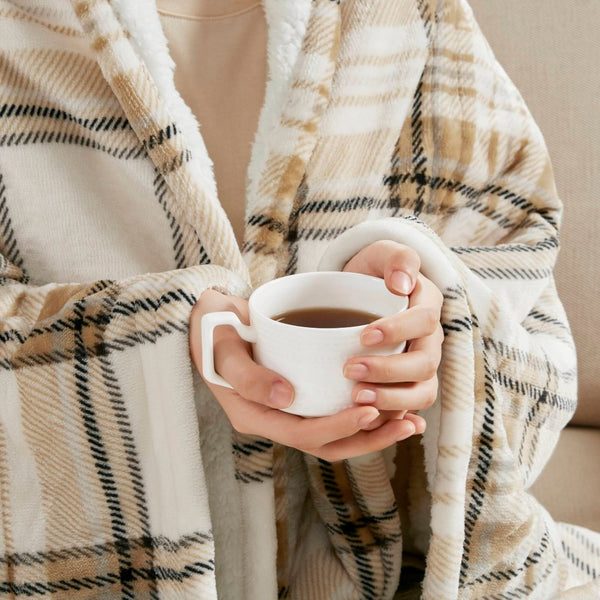 English Elm 1-piece Aztec Heated Throw with 12 Settings Auto Shutoff Soft Ivory Boho Blanket Tan Plaid B035P408330