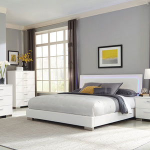 English Elm Dulcey High-Gloss Six-Drawer Dresser with Sleek Metal Accents and Spacious Storage for Bedrooms White B062P378385