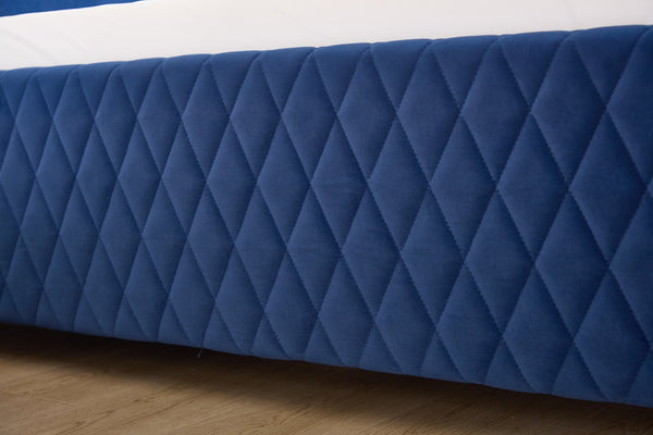 English Elm Upholstered Velvet Daybed with Pull Out Trundle Diamond Tufted Guest Bedroom Sofa Navy W1361S00068
