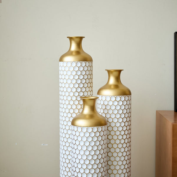English Elm Floor Elegant 3-Piece Metal Vase Set - Modern Droplet Style In White And Gold For Stunning Decor W2796P290480