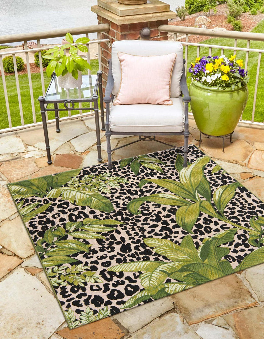 Unique Loom Outdoor Botanical Andromeda Machine Made Botanical Rug Green, Ivory/Olive/Black 5' 4" x 6' 1"