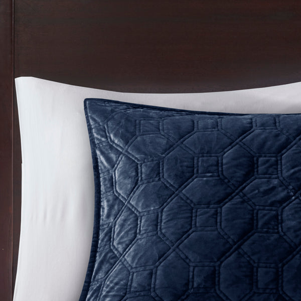 English Elm 3 Madison Park Harper Velvet Quilt Set King/Cal King Soft Geometric Quilted Texture Antimicrobial Finish Navy 17.72 L x 16.14 W x 8.27 H B03597472