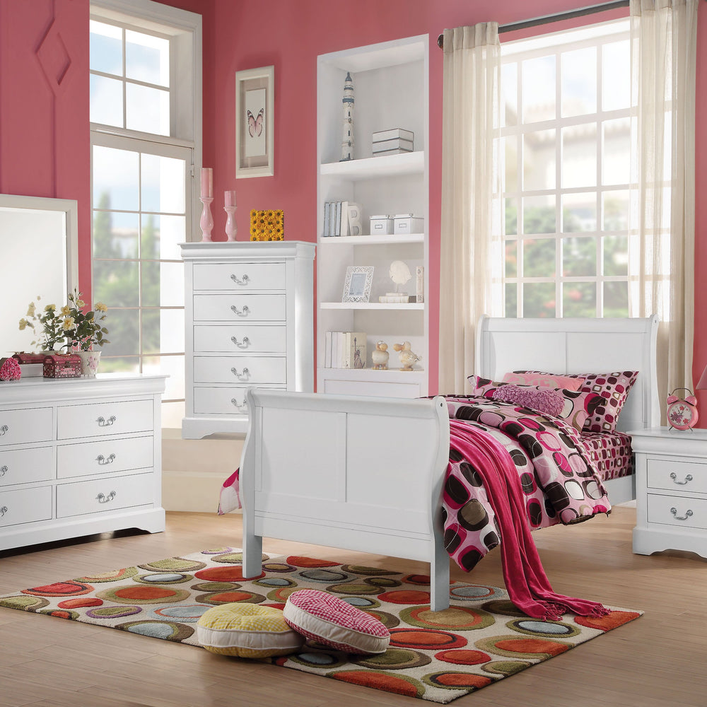 English Elm White Sleigh Bed with Curved Headboard, Solid Pine Construction, Box Spring Ready, Classic Elegance B062S00524