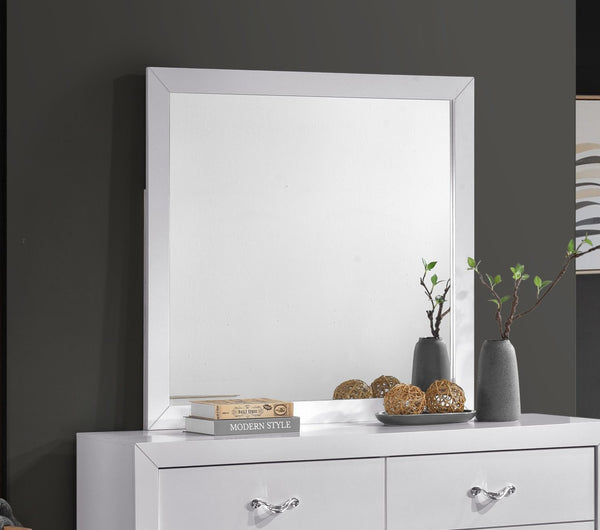 English Elm Moreland Sparkling White Laminate Wall Mirror with Low Distortion Glass for Bedroom B078P497907